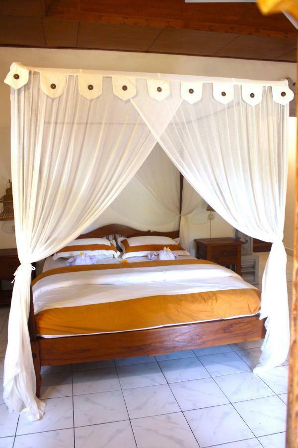 Lovina Palace ภายนอก รูปภาพ