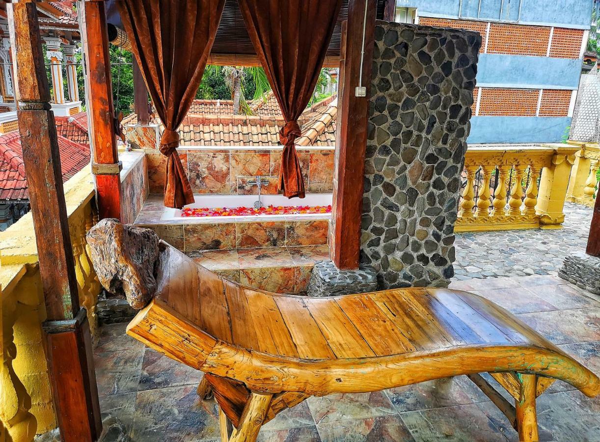 Lovina Palace ภายนอก รูปภาพ