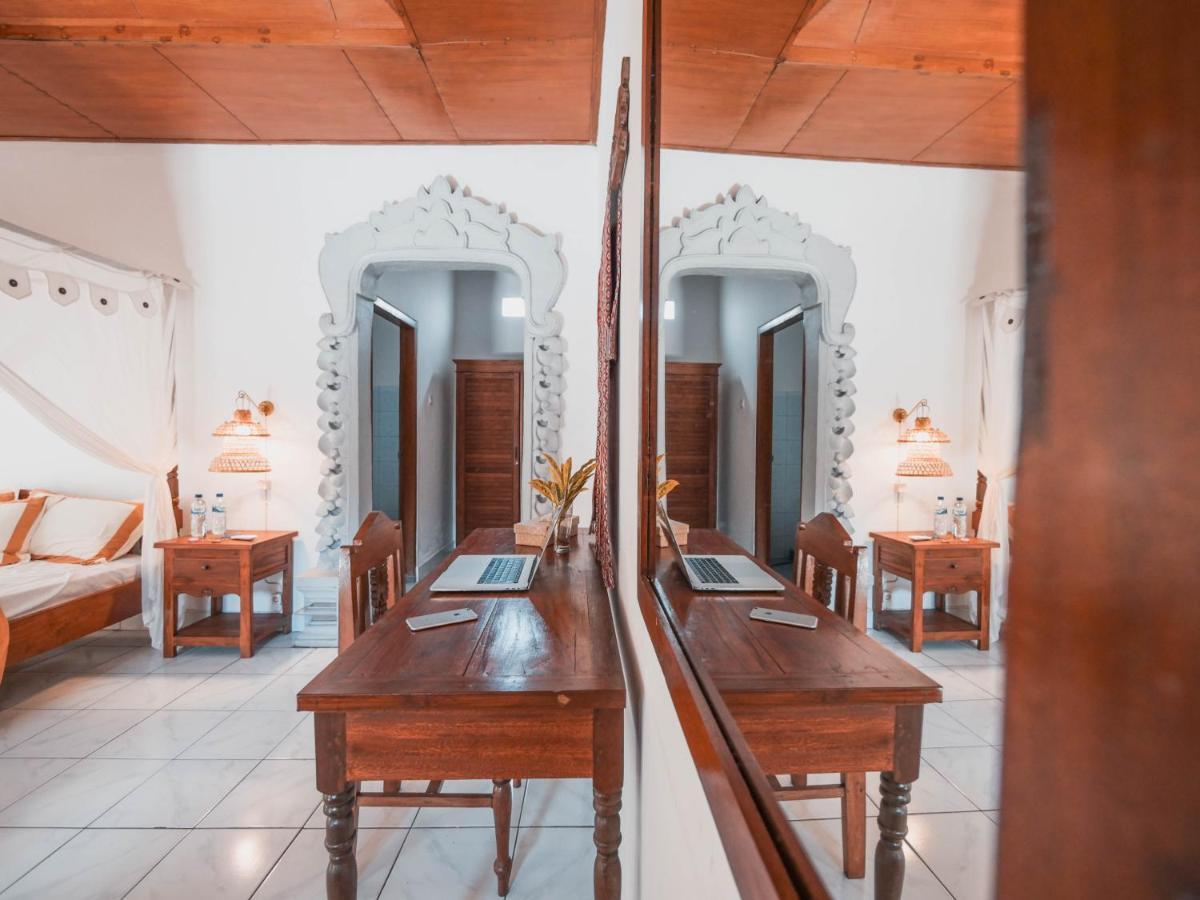 Lovina Palace ภายนอก รูปภาพ